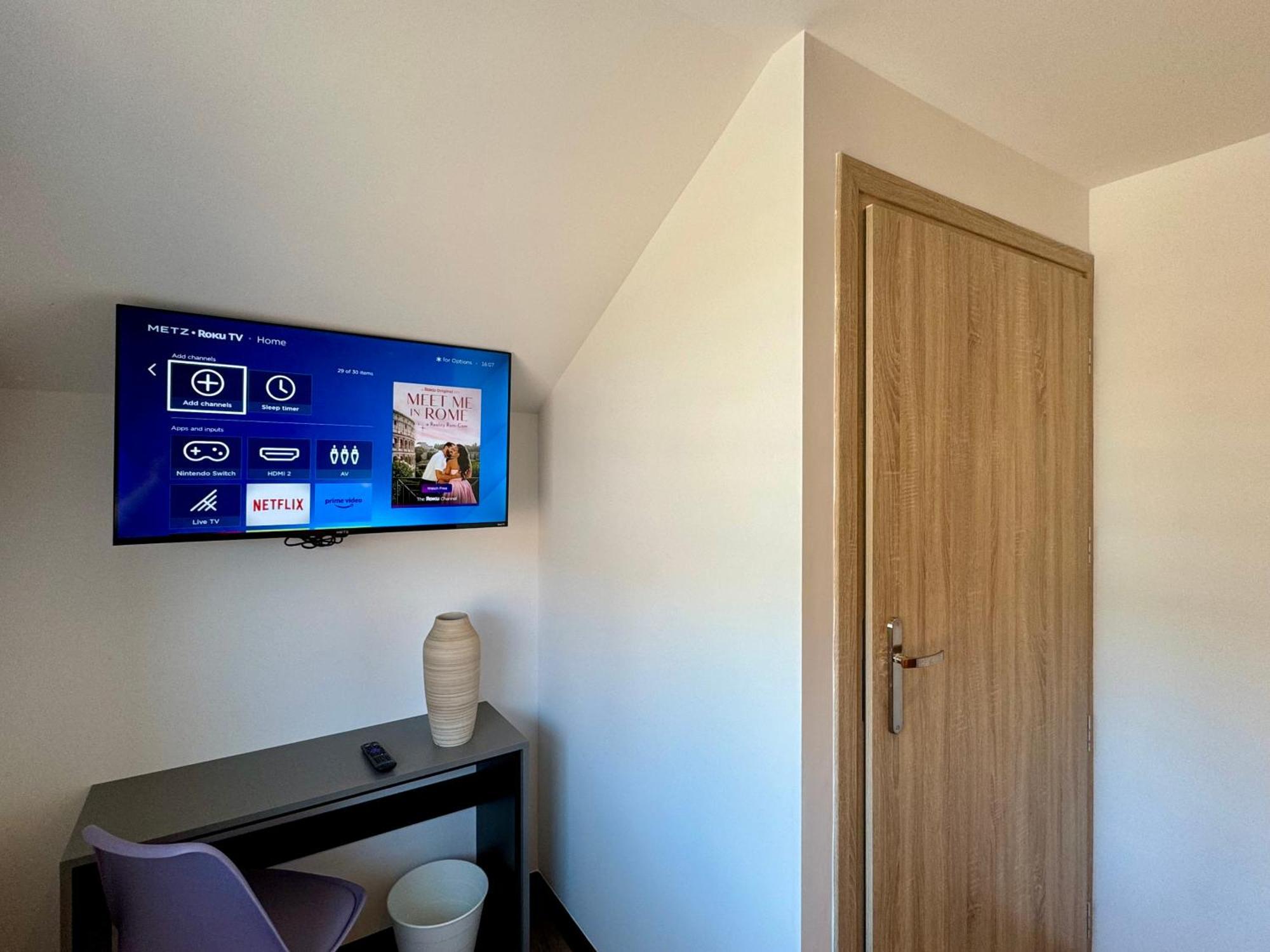 Cosy Near The Sea And Town Centre With Parking